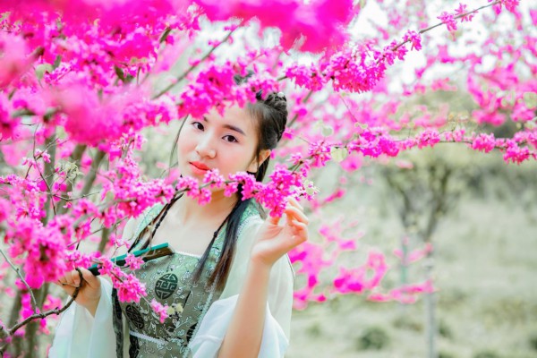 Night after Shinohara hangs up the phone, it is time and again to dial Xiao words. Are you afraid that Valerie Qi will worry that she has already called, but what should I do? Is there something wrong with those two people?